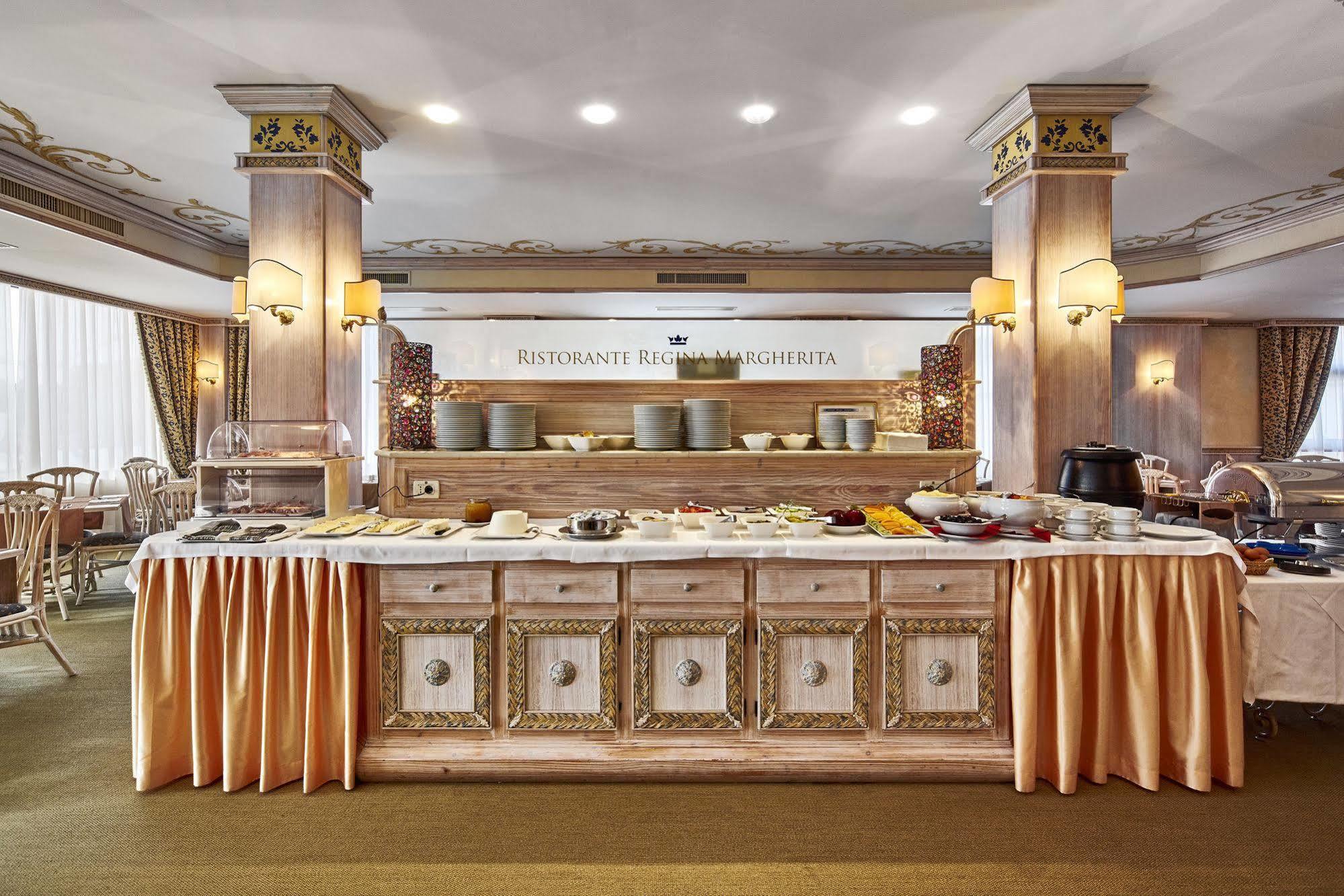 Palace Hotel Regina Bibione Bagian luar foto