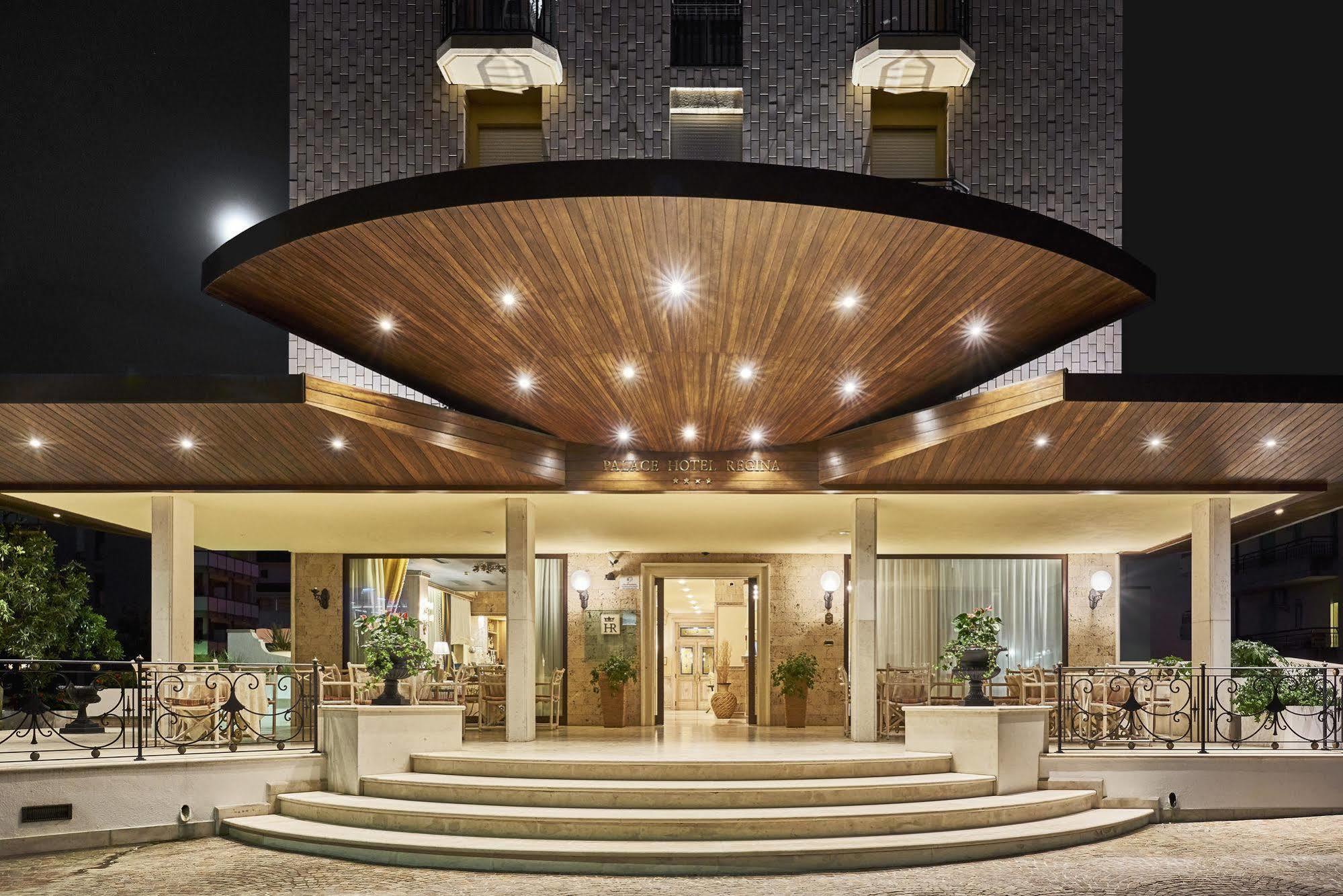 Palace Hotel Regina Bibione Bagian luar foto
