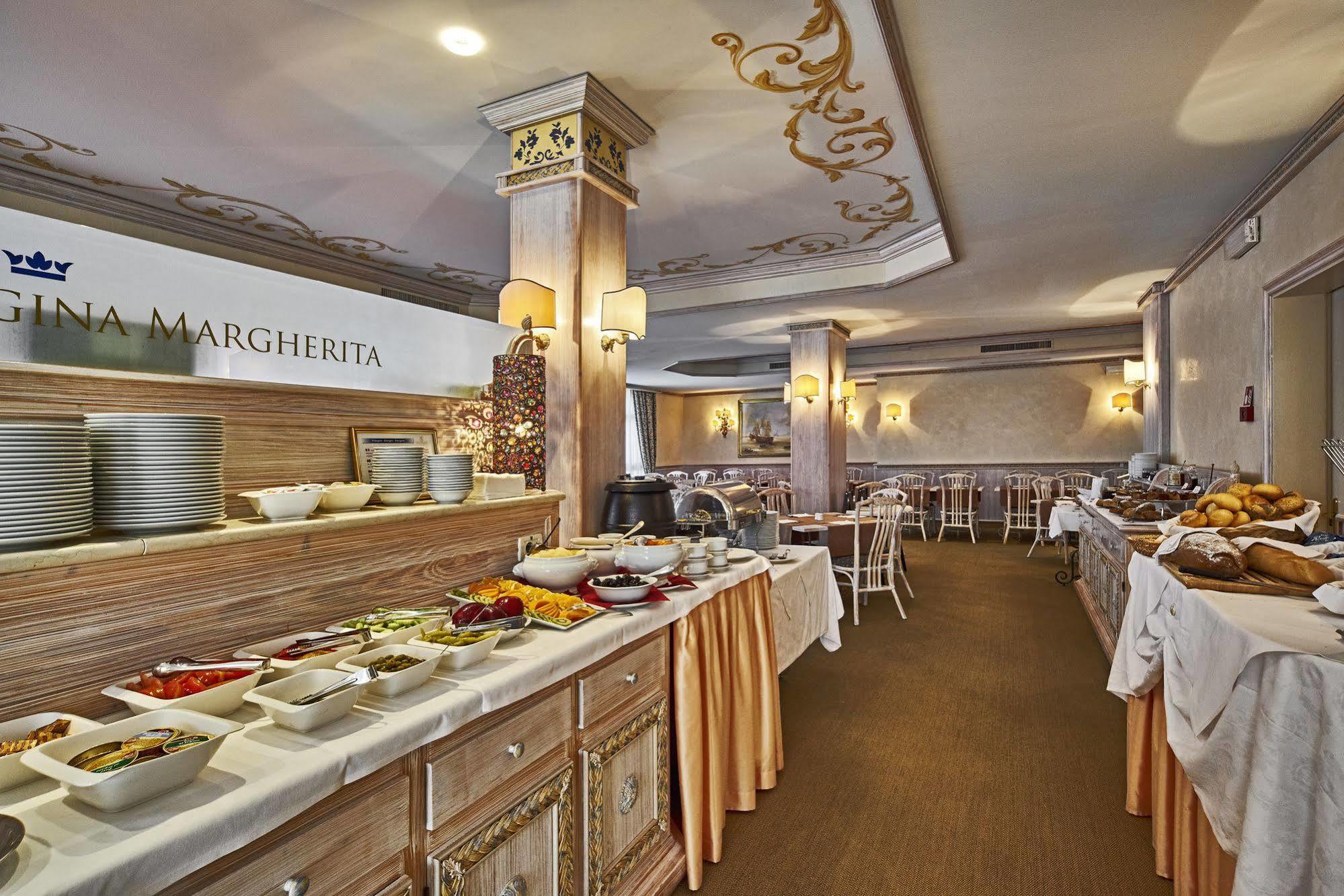Palace Hotel Regina Bibione Bagian luar foto